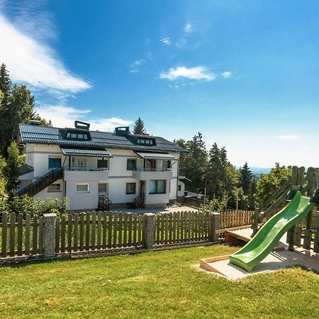 Apartment Milan Zrece Bagian luar foto